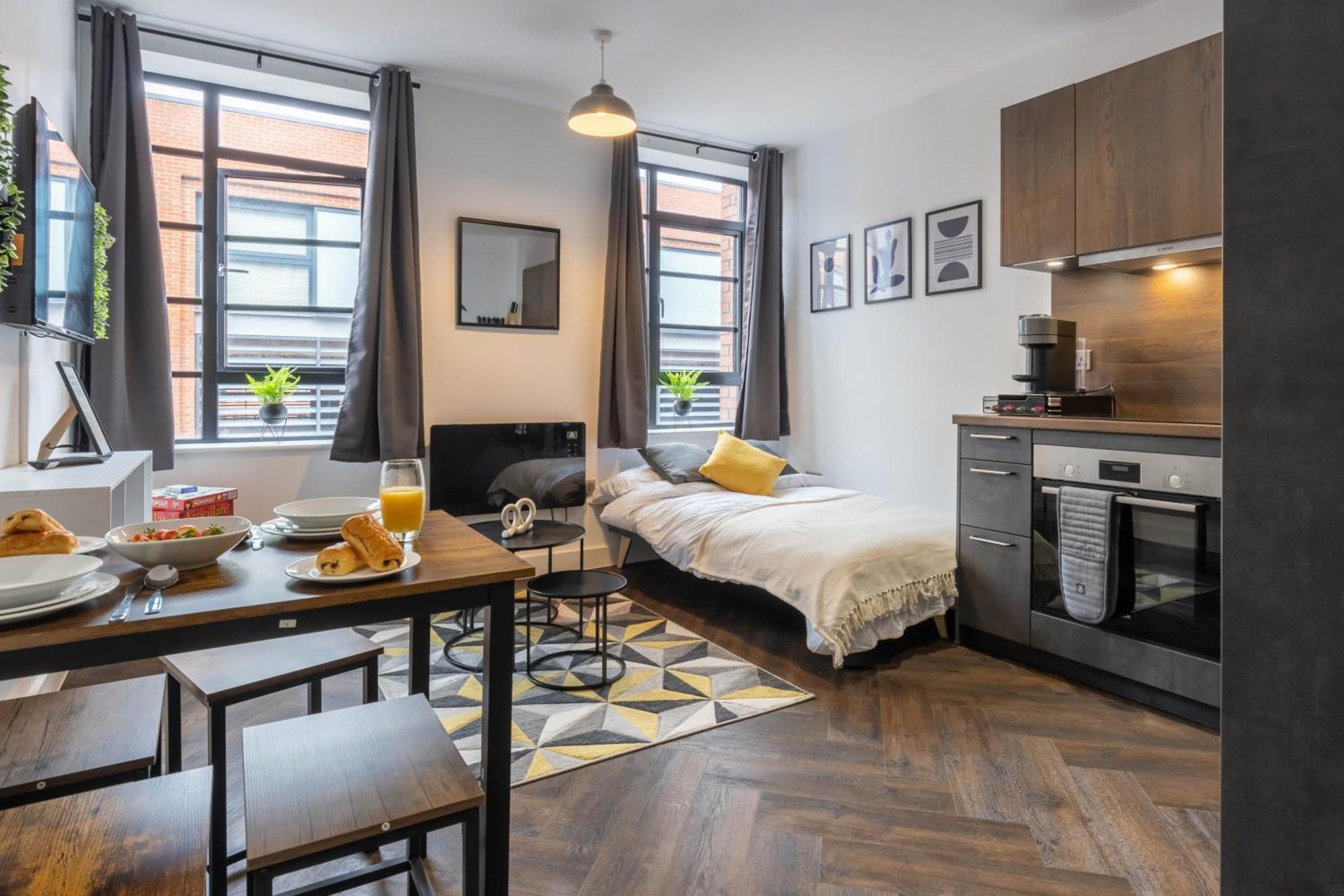 Modern 1-bed In Birmingham's Jewellery Quarter